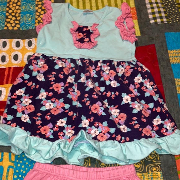 Girls two piece Bermuda outfit fits 4/5 - Picture 1 of 5